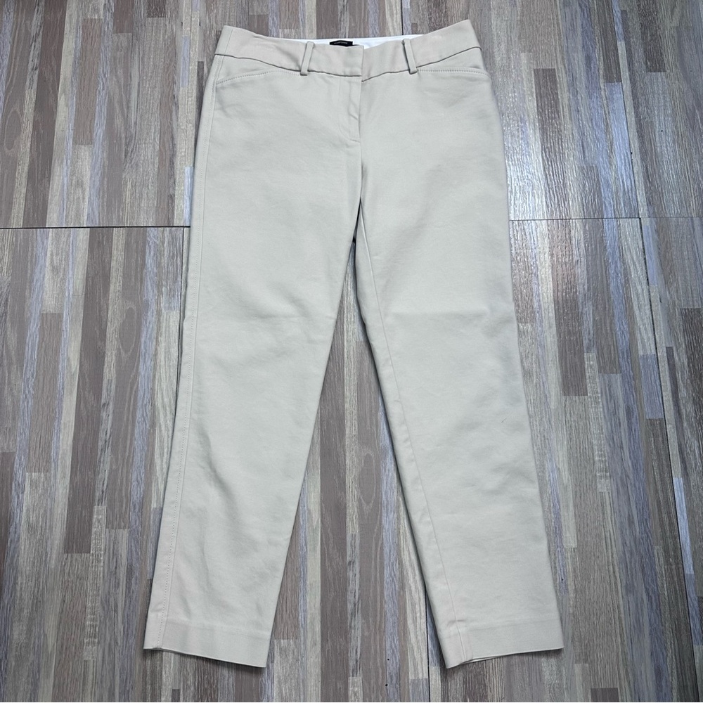 Talbots Woman's "Hampshire" Flat-Front Khaki Chinos Size 2 Petite